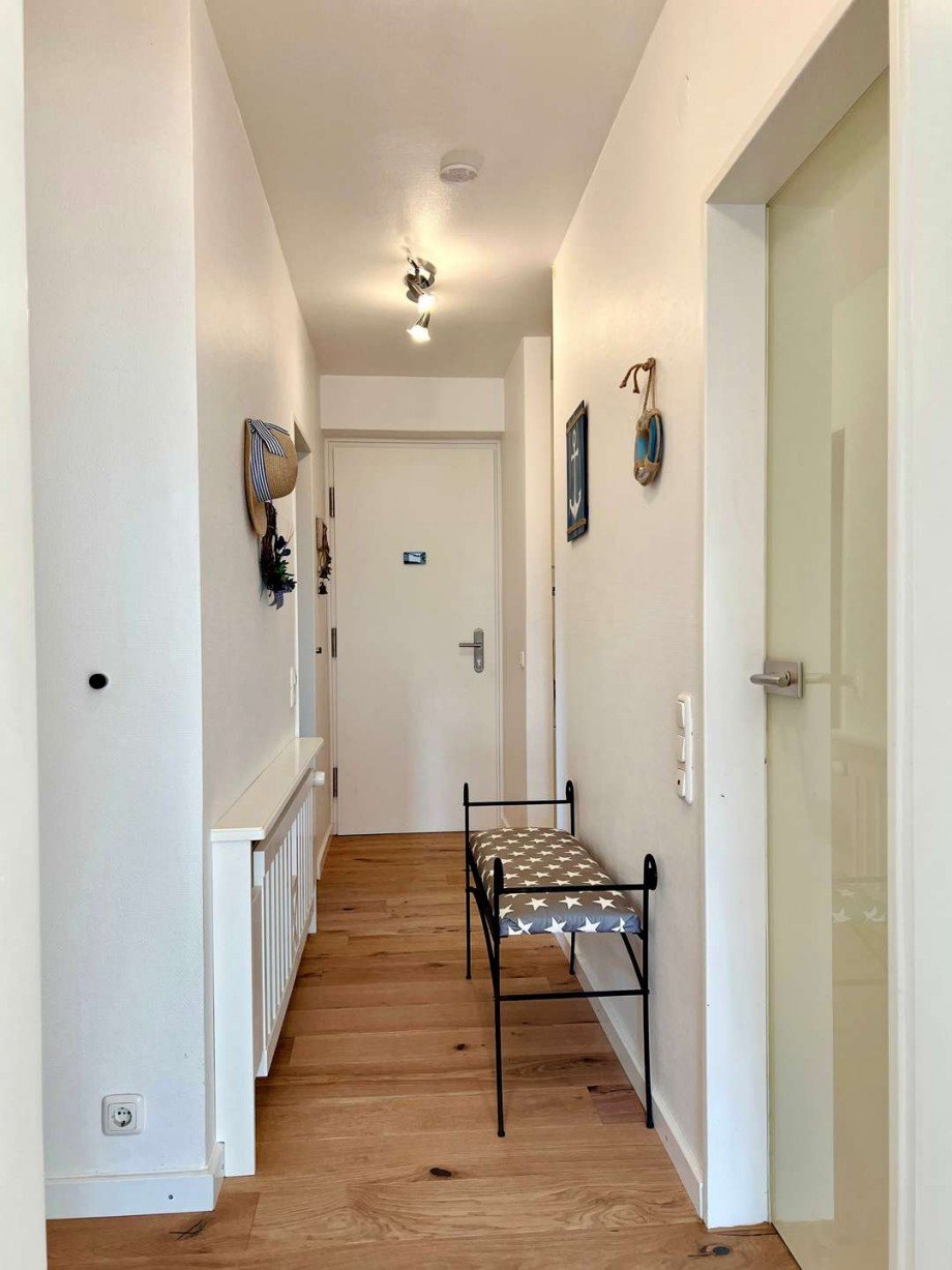 Flur auf Eingang Erdgeschosswohnung Gr�mitz